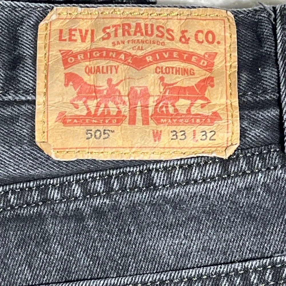 Levi's 505 Jeans Mens 33x32 Black Regular Fit Straight Leg Faded Denim Casual